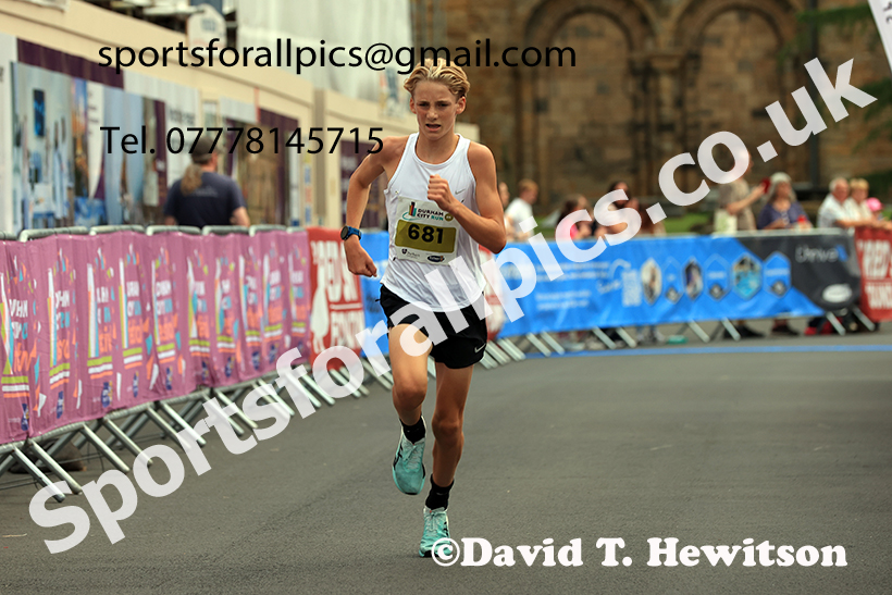 Durham City 5k, 2025 Durham City 5k and 10k, Durham.  Photo: David T. Hewitson/Sports for All Pics